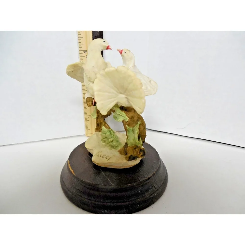Vintage White Courtship Doves Figurine Statue Signed PUCCI 4.75 in tall